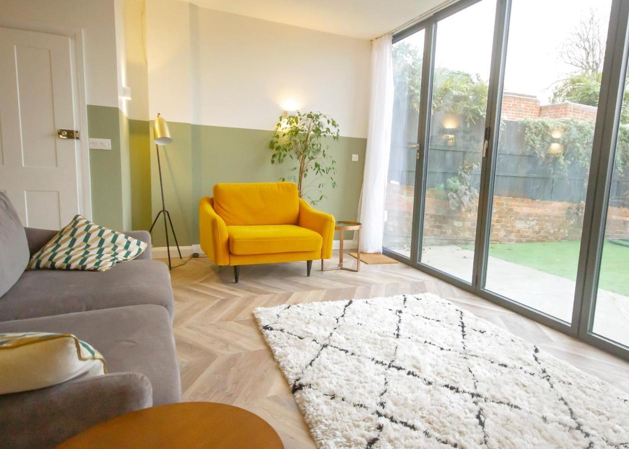 Garden Apartment วินเชสเตอร์ ภายนอก รูปภาพ